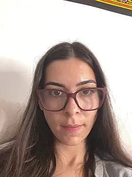 fer-nanda Adlı Modelin Canlı Sohbet Odası