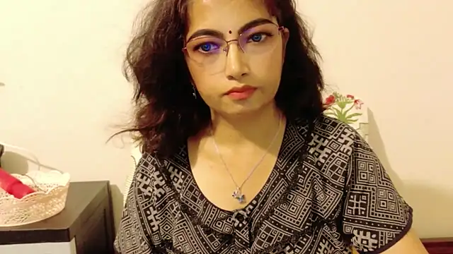HairyMommy Adlı Modelin Canlı Sohbet Odası