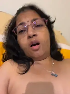 Show sexual ao vivo de HairyMommy