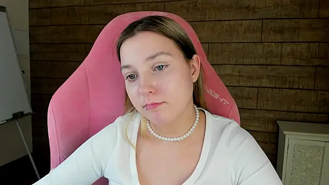 Pokój czatu na żywo – TinnaBurton