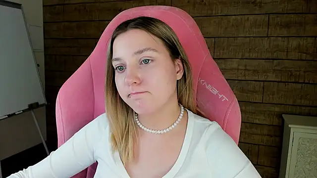 TinnaBurton – live chatrum