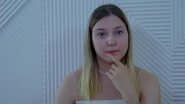 TinnaBurton чат на живо