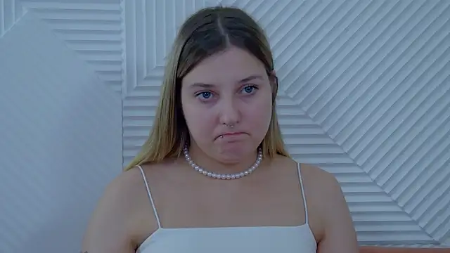 TinnaBurton 现场聊天室