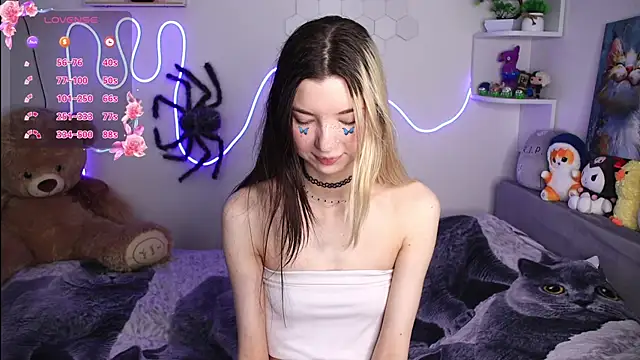 חדר צ'אט בשידור חי של Emmie_shy