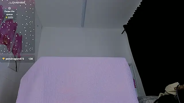 Channel_Mills' Live Chat Room