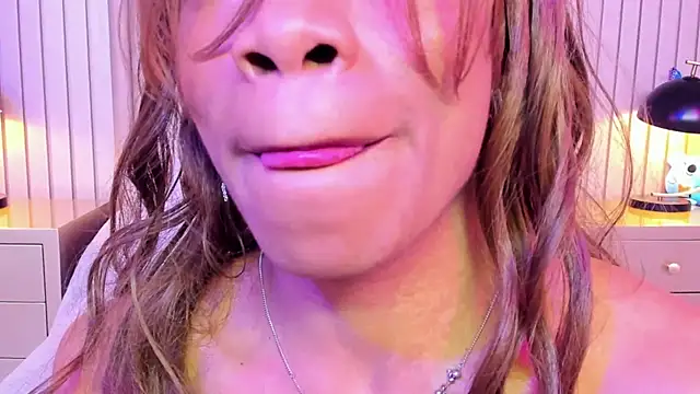 LailaDavidsonn Live chat-huone