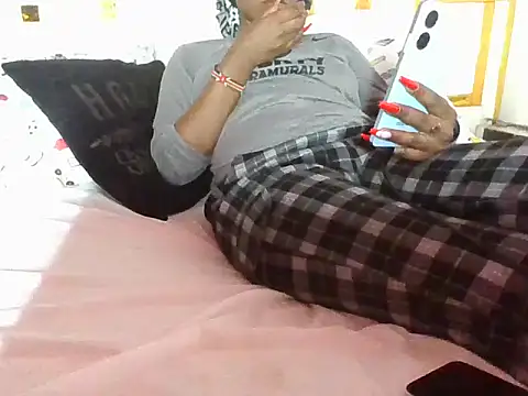 Naughtybadgal's Live Chat Room