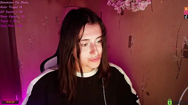 KristinaScott Adlı Modelin Canlı Sohbet Odası