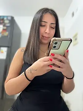 غرفة دردشة Lina_soler69 المباشرة
