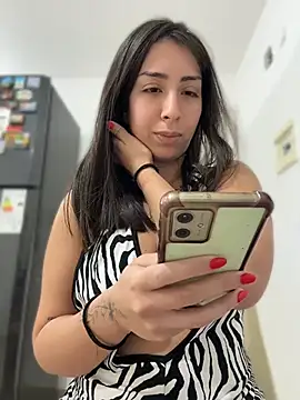 غرفة دردشة Lina_soler69 المباشرة