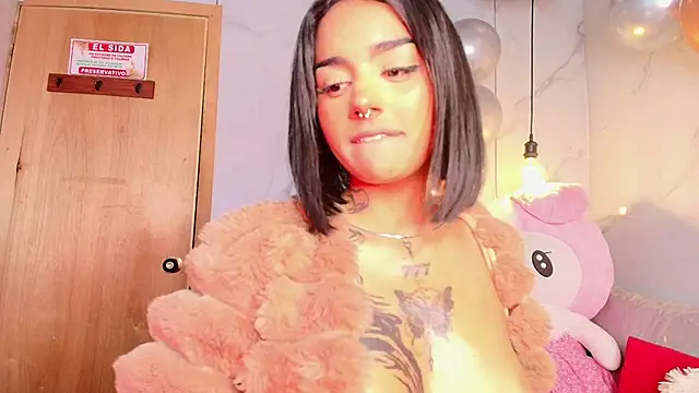 Milu_carbajal_x Adlı Modelin Canlı Sohbet Odası