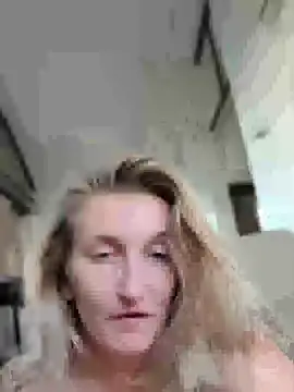 Živá chatovací místnost SkyeHigh