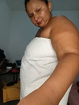 غرفة دردشة BWW-CINDY11 المباشرة