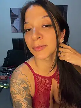 BiaDomeBiaDominatrix Adlı Modelin Canlı Sohbet Odası