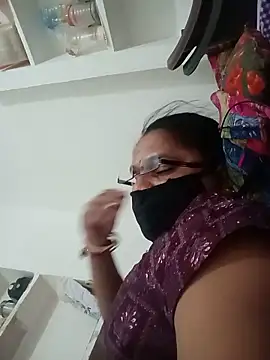 Menka_cut34 Live Chatraum