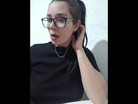 StarNinf4 Adlı Modelin Canlı Sohbet Odası