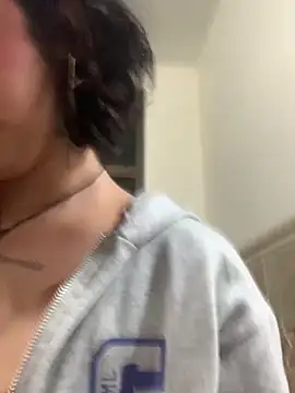 LilithMonette Adlı Modelin Canlı Sohbet Odası