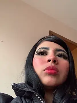 Dannii- Cameră chat live