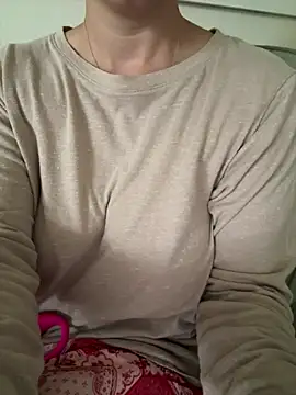 Lovergirl7111's Live Chat Room