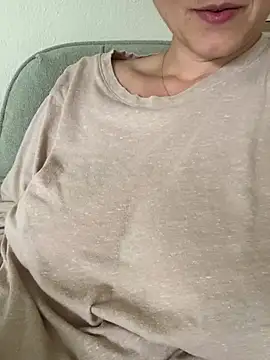 غرفة دردشة Lovergirl7111 المباشرة