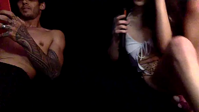 YourPlayfulCouple Cameră chat live