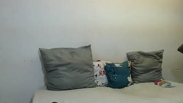 BrunetteNaomi8 – live chatrum