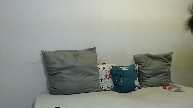 BrunetteNaomi8 – live chatrum