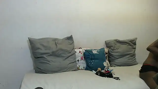 Živá chatovací místnost BrunetteNaomi8