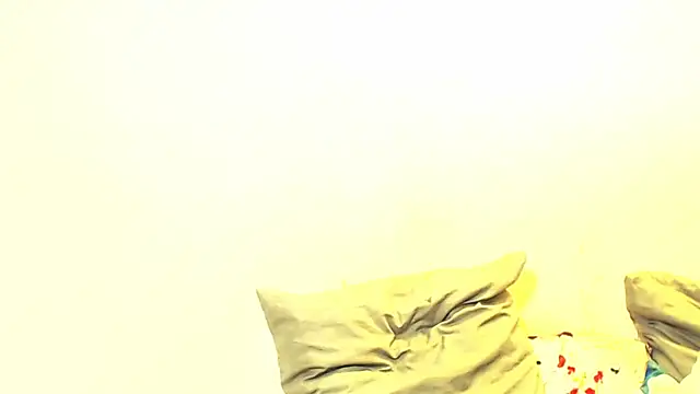 חדר צ'אט בשידור חי של BrunetteNaomi8