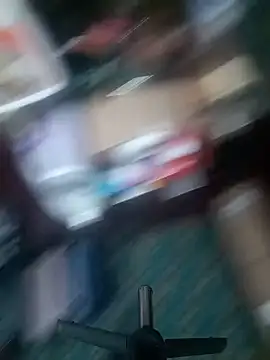 חדר צ'אט בשידור חי של LaReineCleo