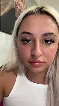 Kylie_One – Naživo chatovacia miestnosť