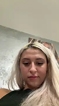 Онлайн чат Kylie_One
