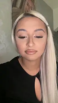 Kylie_One Live Chatraum