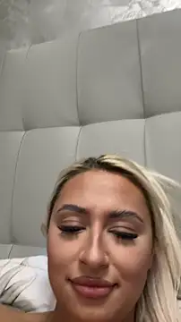 Kylie_One Cameră chat live