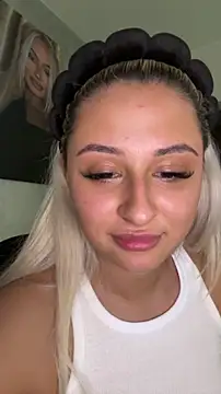 Sala de chat ao vivo de Kylie_One