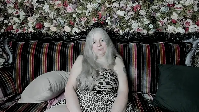 mariabelladonna Adlı Modelin Canlı Sohbet Odası