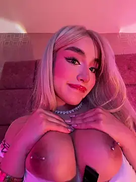 NathalieRoss1's Live Chat Room