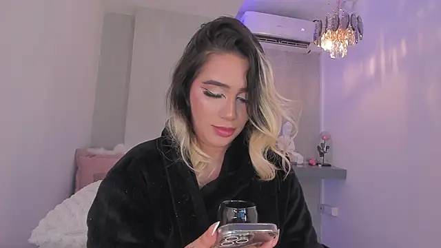 Pokój czatu na żywo – cleo_johnson