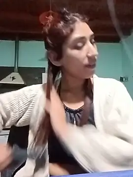 cata_bronw Adlı Modelin Canlı Sohbet Odası