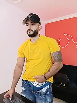 Pokazy przed seks kamerką na żywo – Mike_savage3