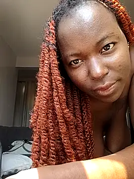 Blackmelanine25 Adlı Modelin Canlı Sohbet Odası