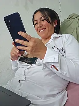 JustSamantha_'s Live Chat Room