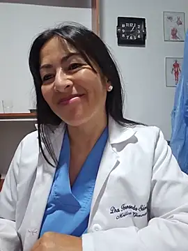 חדר צ'אט בשידור חי של JustSamantha_