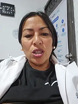 غرفة دردشة JustSamantha_ المباشرة