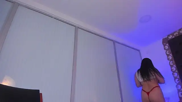 ValeriaCardenas_'s Live Chat Room