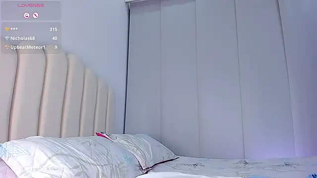 Amira-Zahra Live chatroom