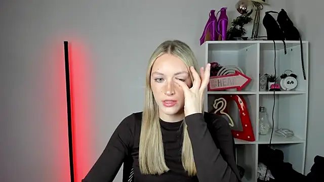 EvelynBlond: δωμάτιο απευθείας συνομιλίας