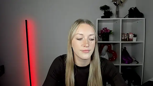 EvelynBlond – live chatrum
