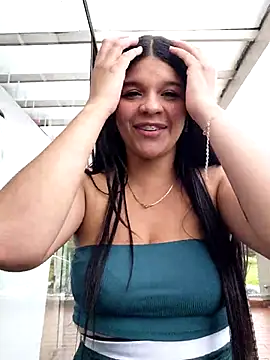 Sala de chat en directo de Layla-daring