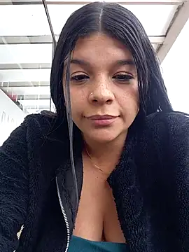 Layla-daring's Live Chat Room